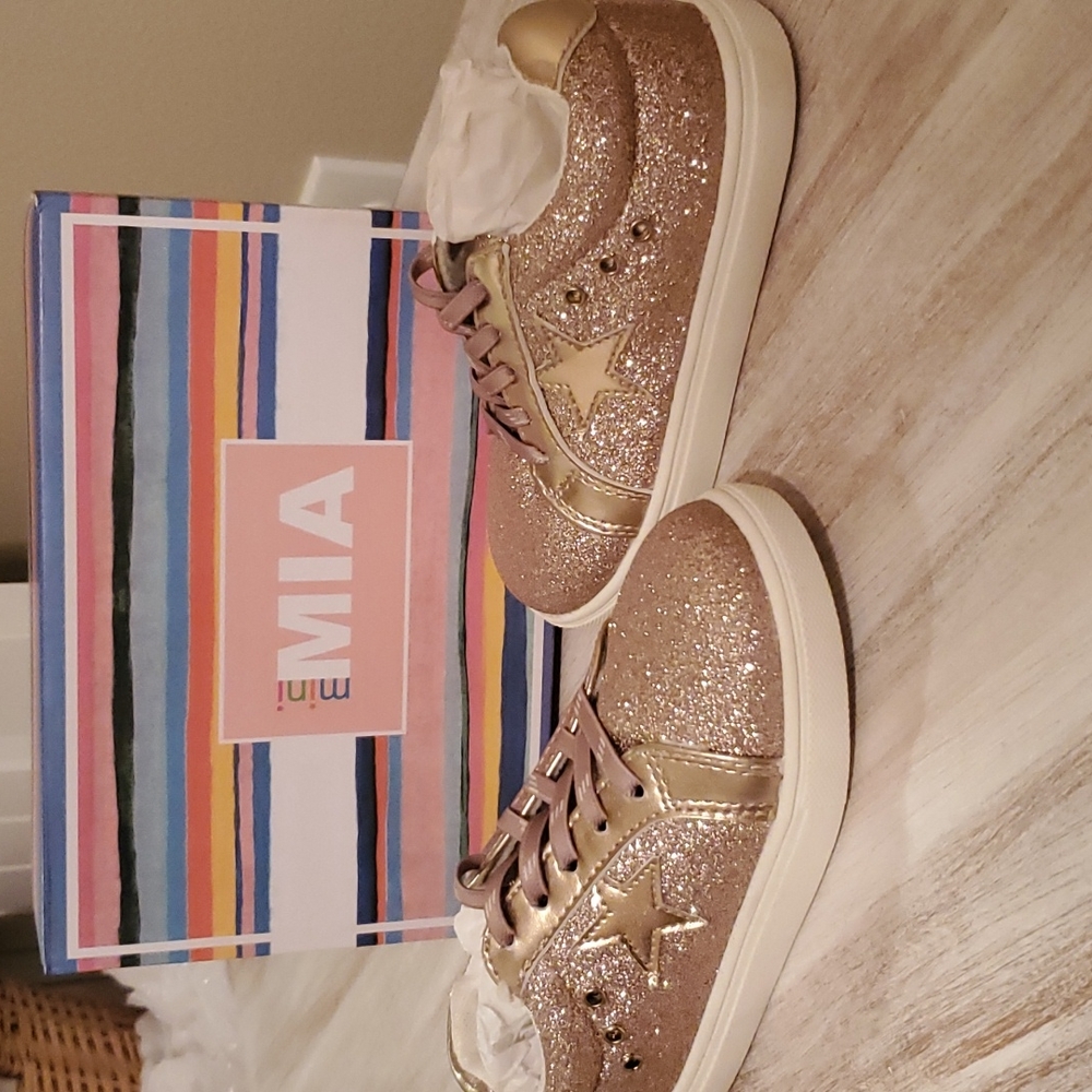 NIB Toddler 10M Pink Glitter Shoes